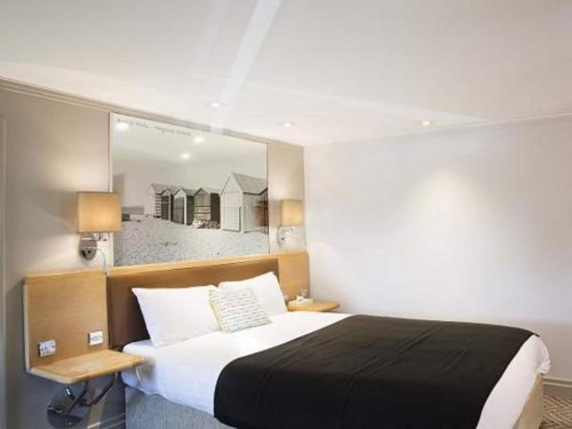 Langstone Quays Resort, Portsmouth Havant Exterior foto
